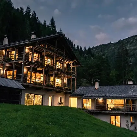 Dolomites Cesa Del Louf Superior شاليه