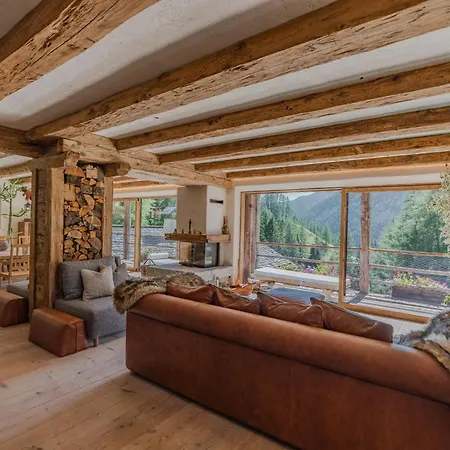 Dolomites Cesa Del Louf Superior シャレー アラッバ